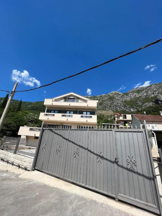 Villa Pul Рисан Екстериор снимка