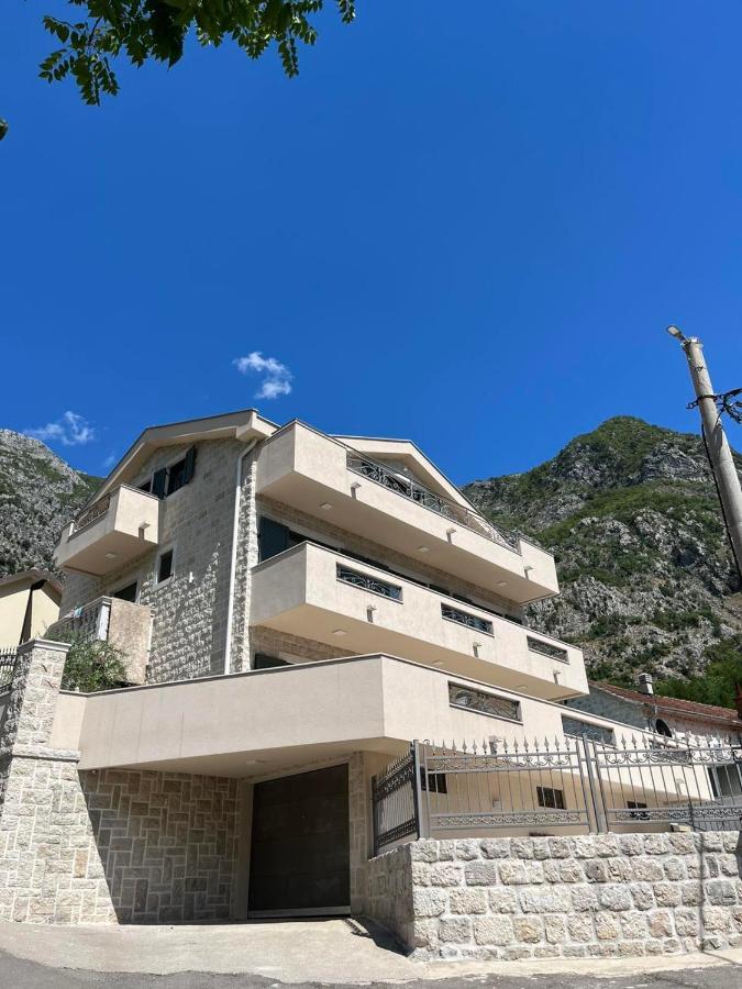 Villa Pul Рисан Екстериор снимка