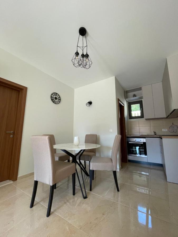 Villa Pul Рисан Екстериор снимка